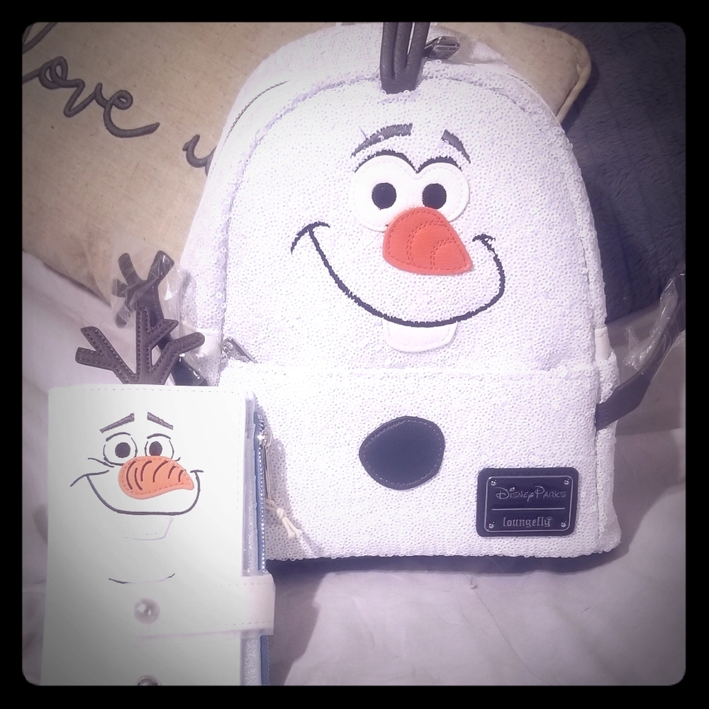 Loungefly Olaf mini backpack and wallet